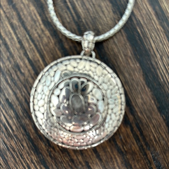 Silver Textured Pendant Necklace